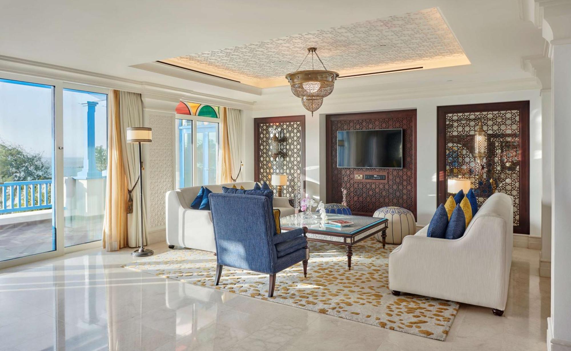 Hilton Salwa Beach Resort And Villas Abu Samra Εξωτερικό φωτογραφία A living room at the Jumeirah Atlantis