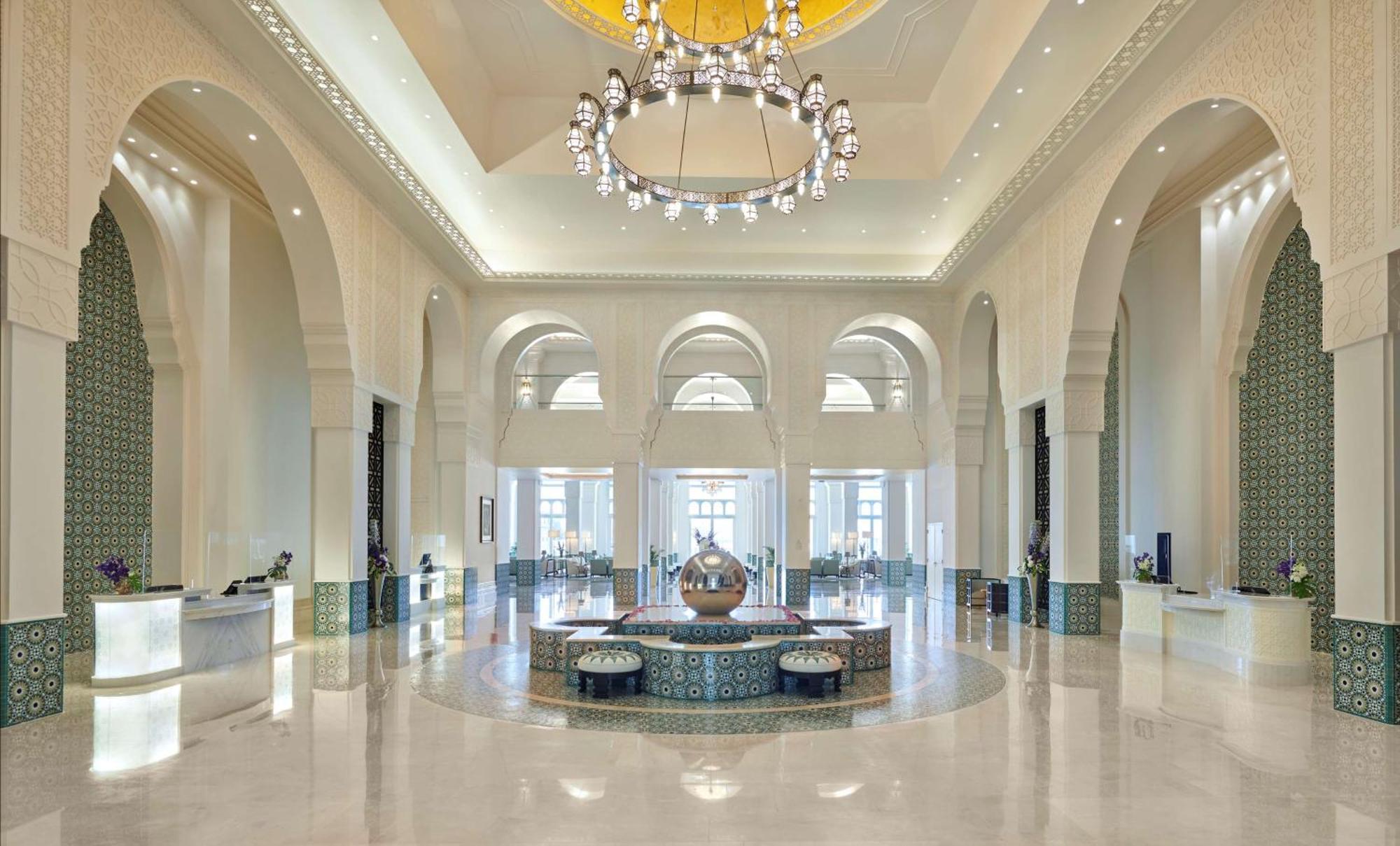 Hilton Salwa Beach Resort And Villas Abu Samra Εξωτερικό φωτογραφία The lobby of the hotel
