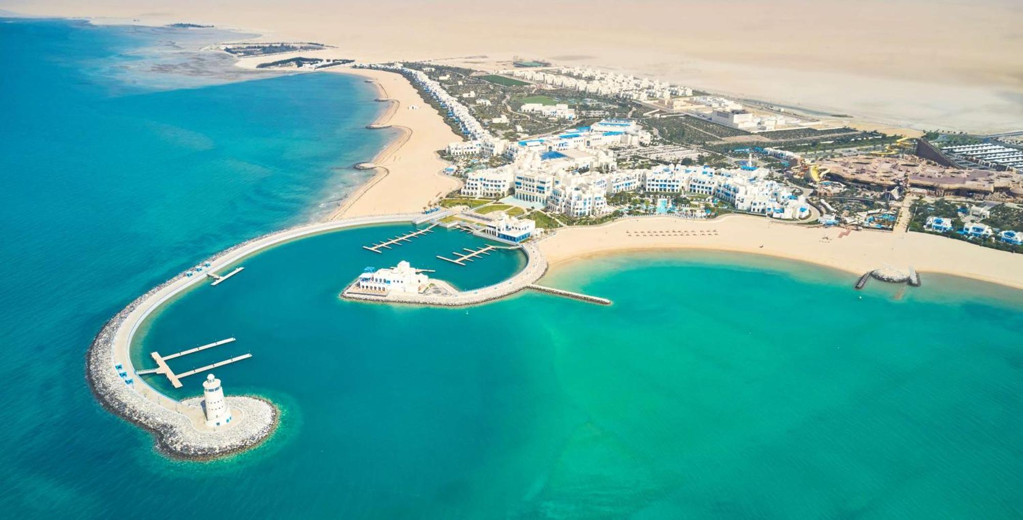 Hilton Salwa Beach Resort And Villas Abu Samra Εξωτερικό φωτογραφία Aerial view of Al Reef Island